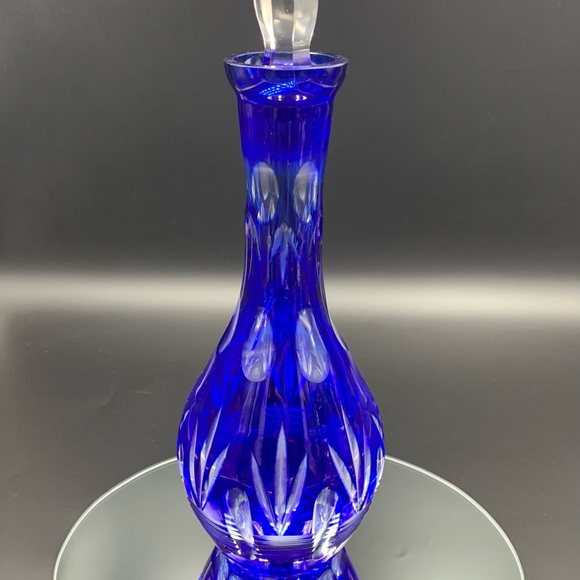 Bohemian glass decanter set with two glasses - Picture 4 of 6